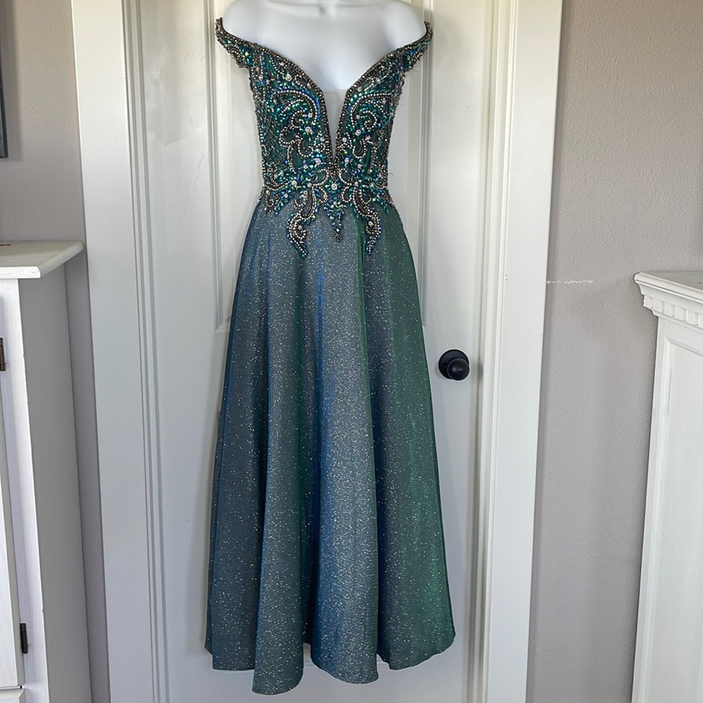 Panoply Boutique iridescent ball gown formal prom dress - Picture 3 of 13